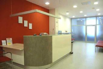 Renommierte Augenklinik im Ausland Polen Breslau. Anerkannte Augenchirurgen bieten preisgünstige Augenoperationen, wie Lasik, Lasek, Epilasik an. Die Augenärzte verfügen über große Erfahrungen auf dem Gebiet der Korrektur von Fehlsichtigkeit mit der Lasermethode.